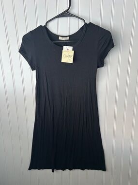 Olivia Rae Black Short Sleeve Scoop Neck Tee